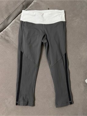 LULULEMON Leggings Crop Ruched Leggings Size 4 Women’s